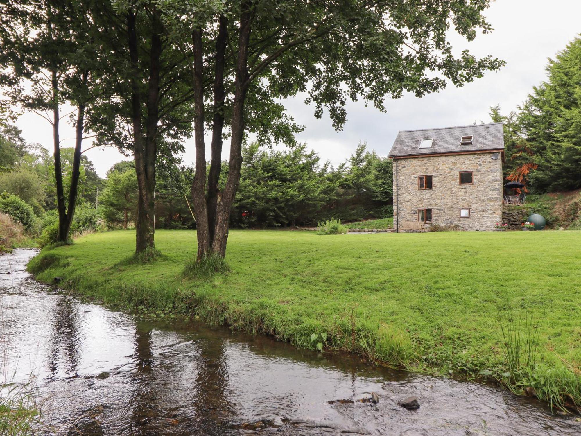 Villa Yr Hen Felin Oswestry Exterior foto